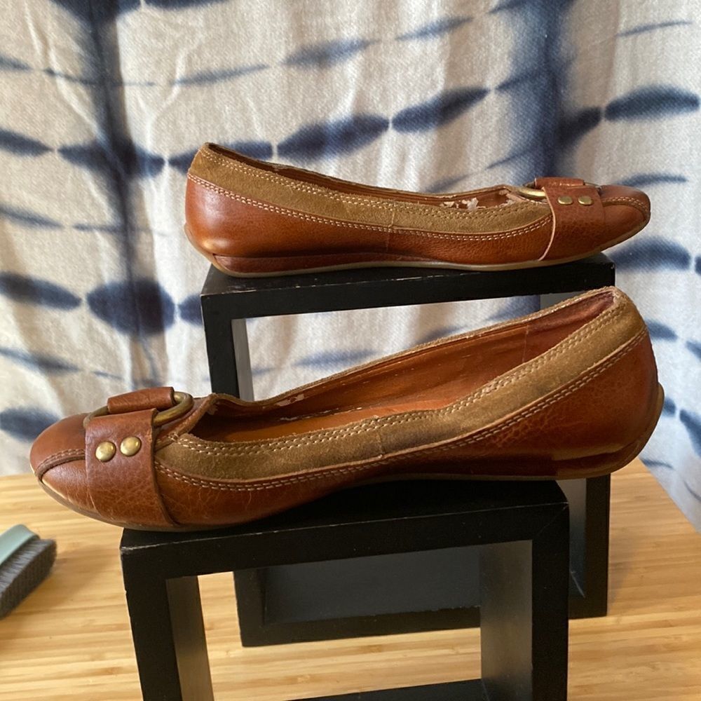Lucky Brand two toned leather slip on shoes